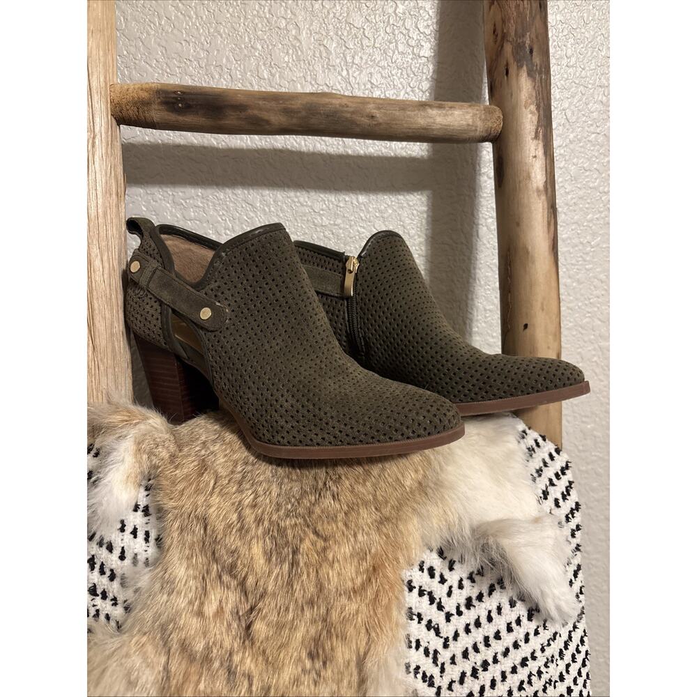 🔥SALE🔥 Franco Sarto womens suede Dark Olive Green booties size 7.5 M 3" heel